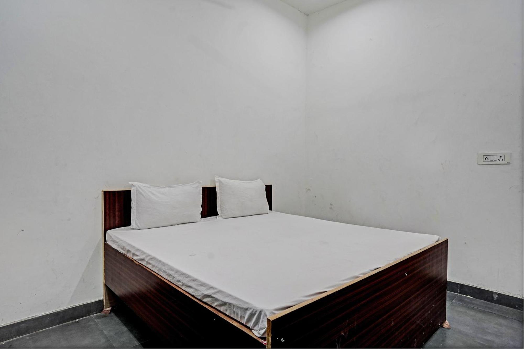 Oyo Double Ss Hotel Hāthras 외부 사진