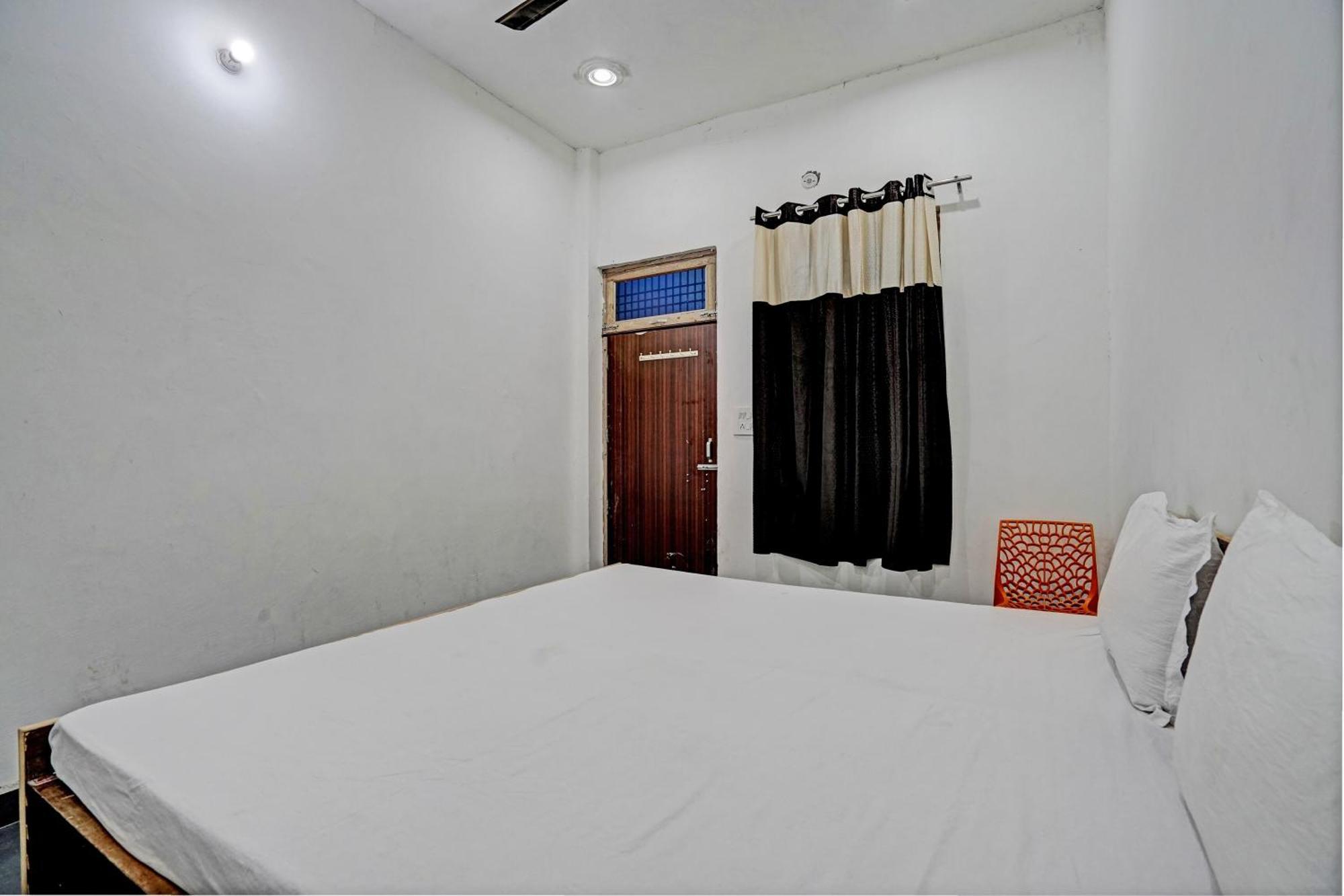 Oyo Double Ss Hotel Hāthras 외부 사진