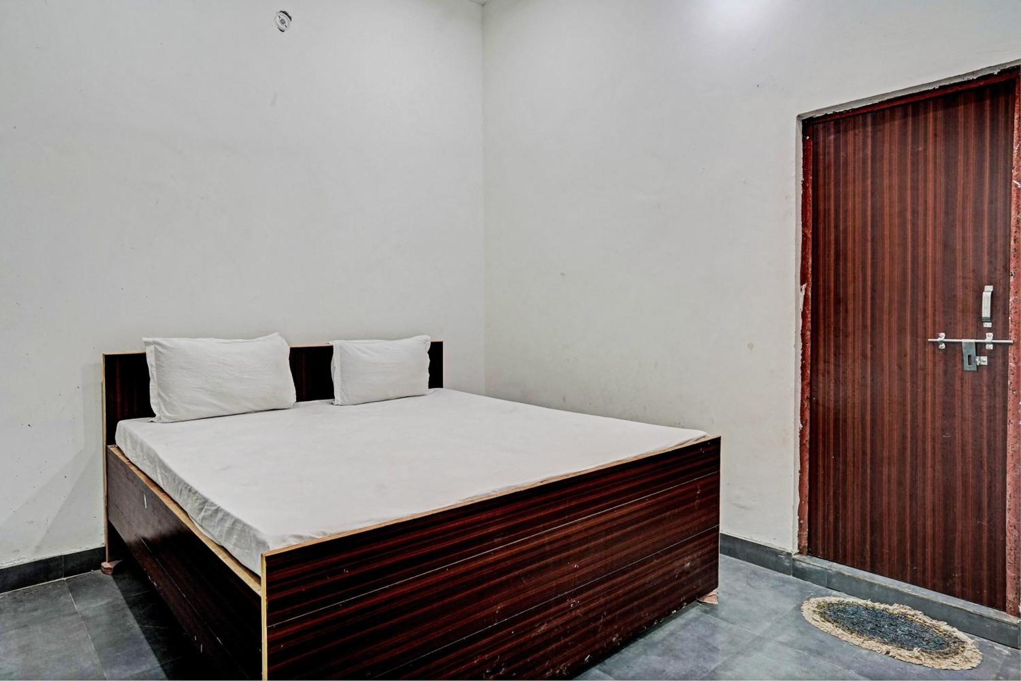 Oyo Double Ss Hotel Hāthras 외부 사진