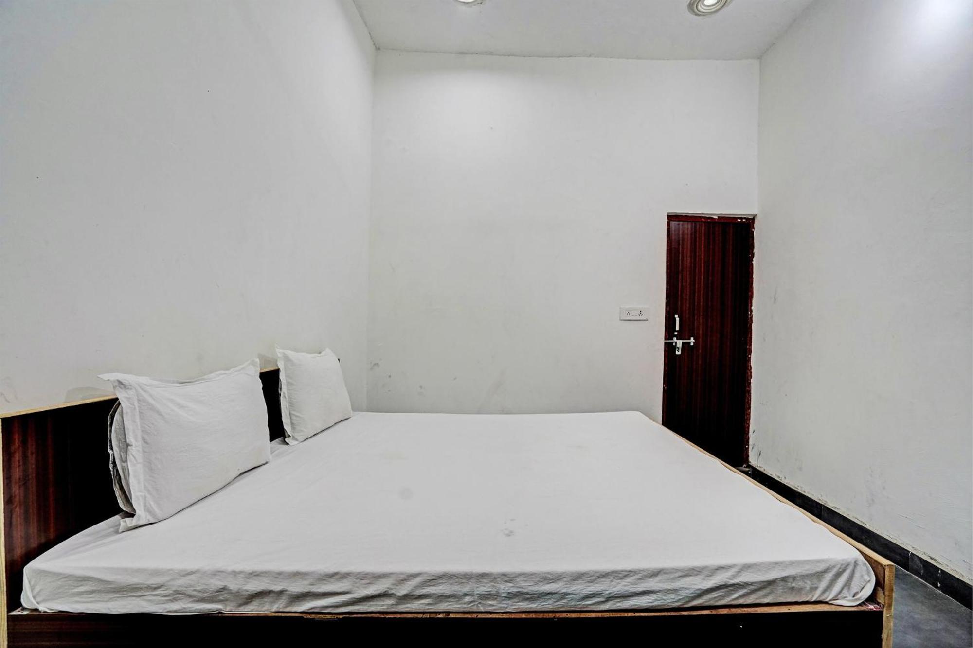 Oyo Double Ss Hotel Hāthras 외부 사진