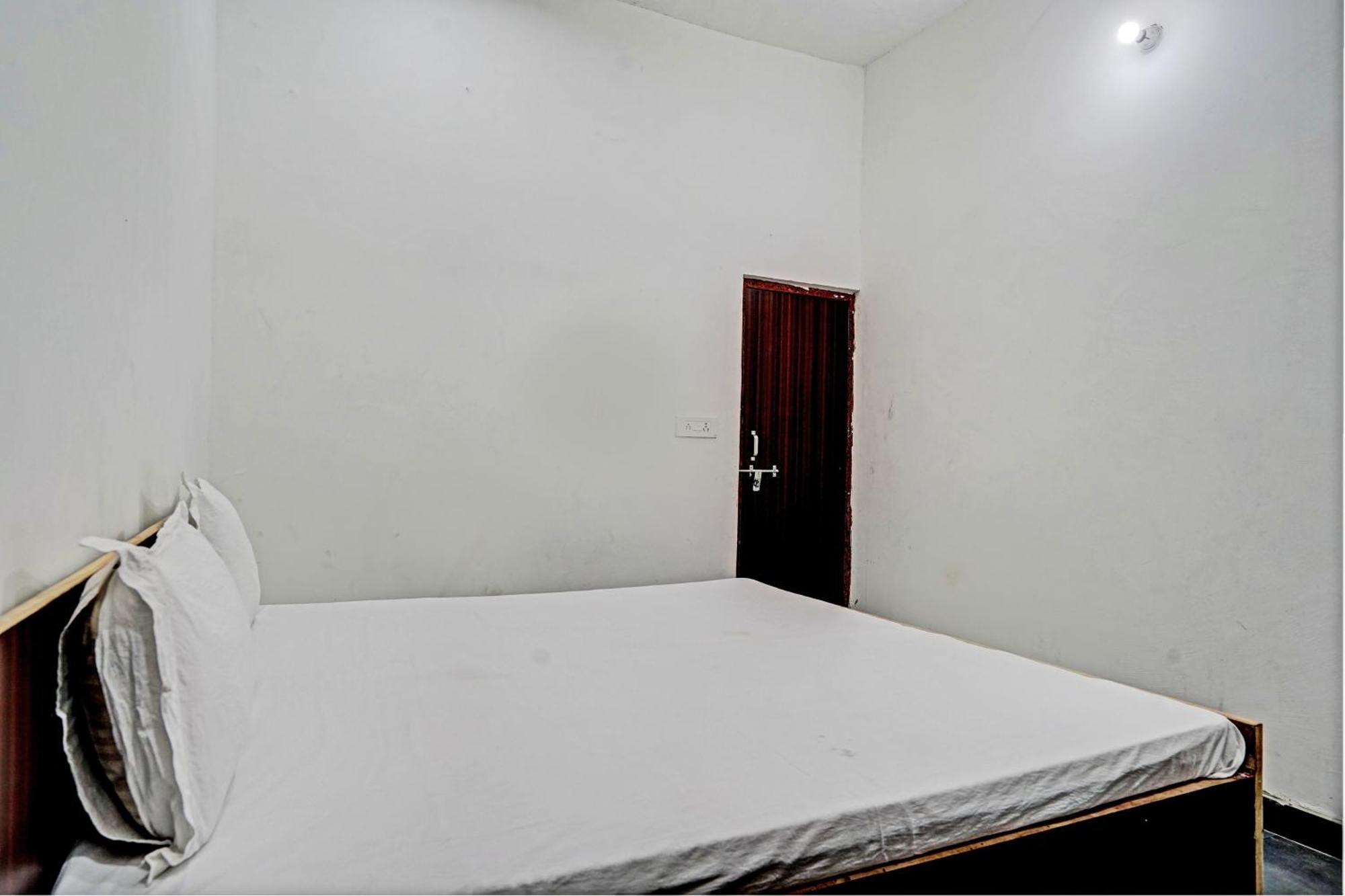 Oyo Double Ss Hotel Hāthras 외부 사진
