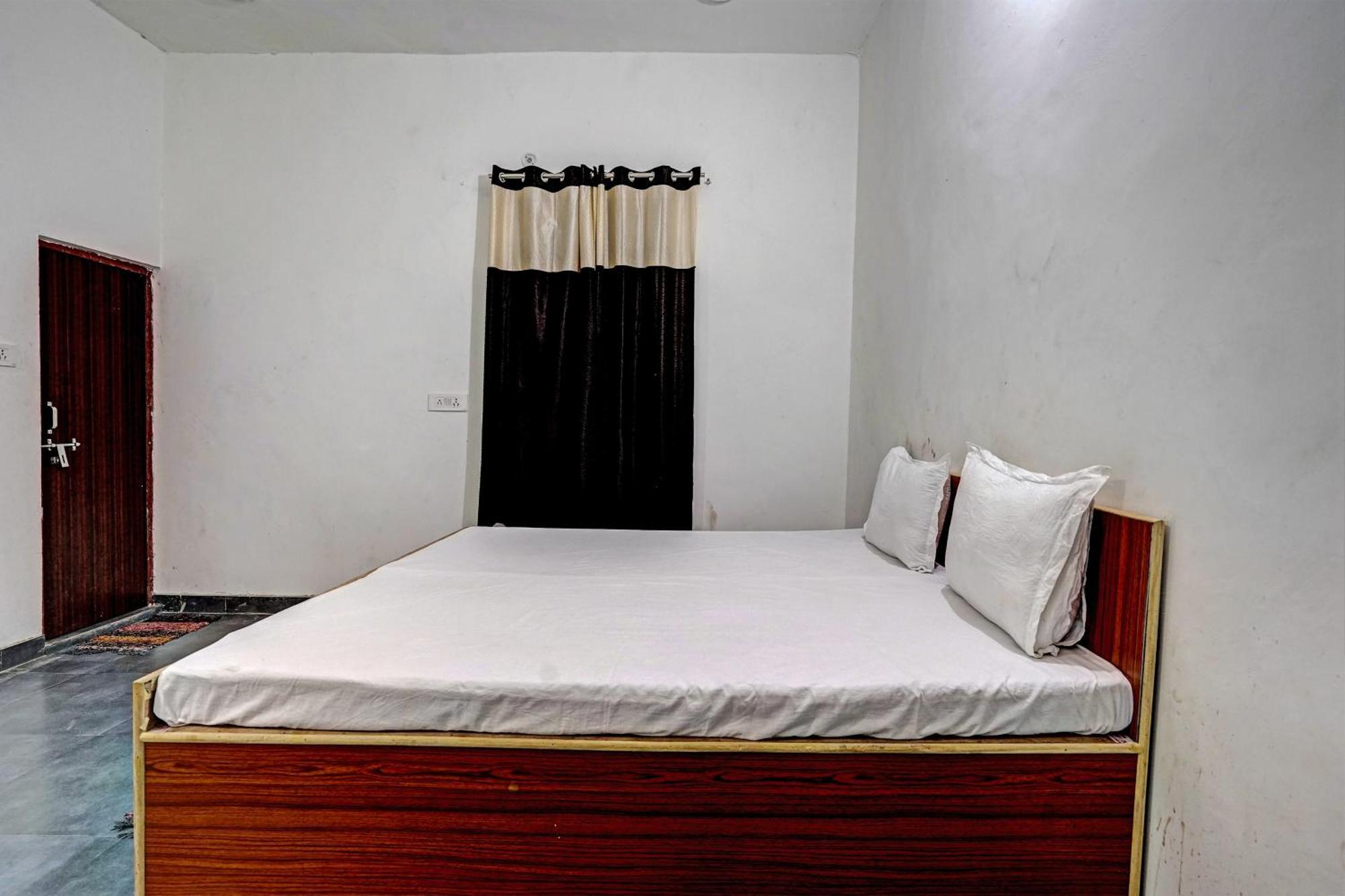 Oyo Double Ss Hotel Hāthras 외부 사진