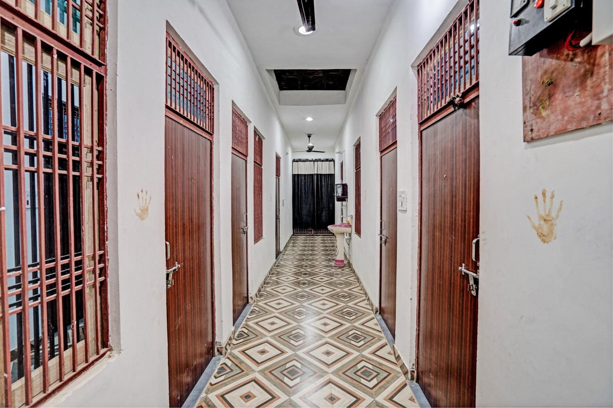 Oyo Double Ss Hotel Hāthras 외부 사진